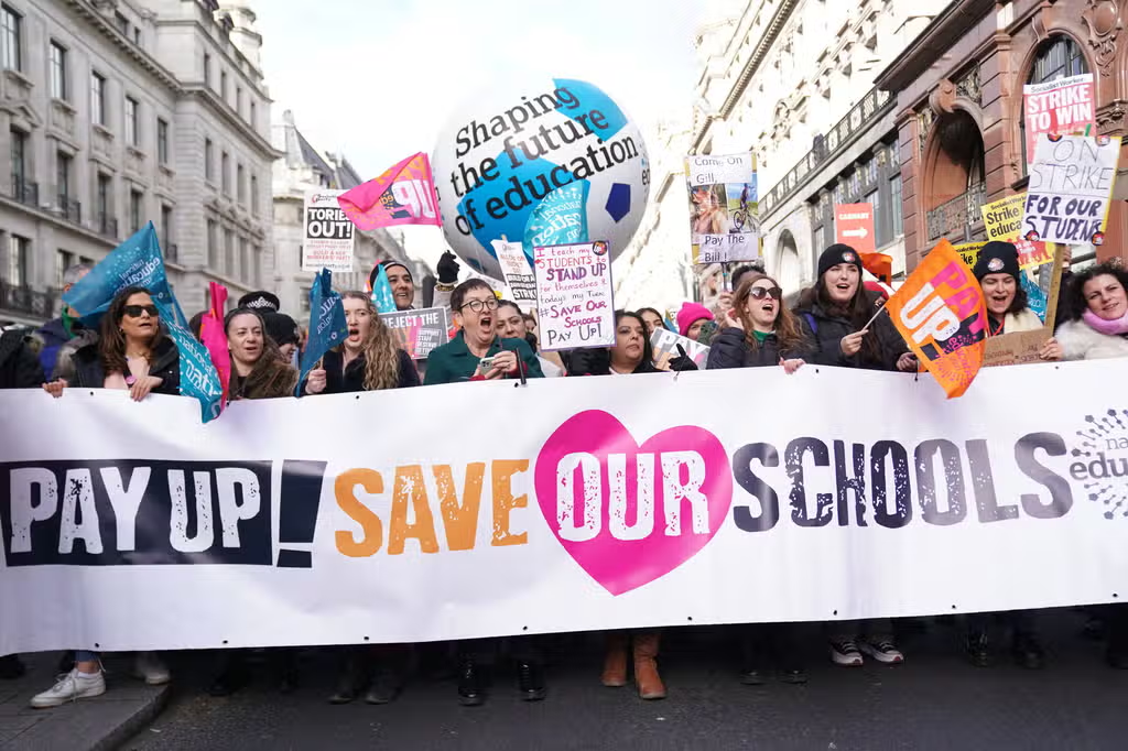 英国签证所需IHS费用将暴涨66%，英国又要对留学生开刀了！