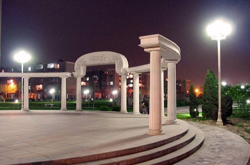 河北经贸大学校园夜景