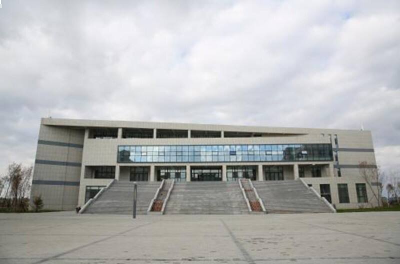 长春理工大学教学楼2