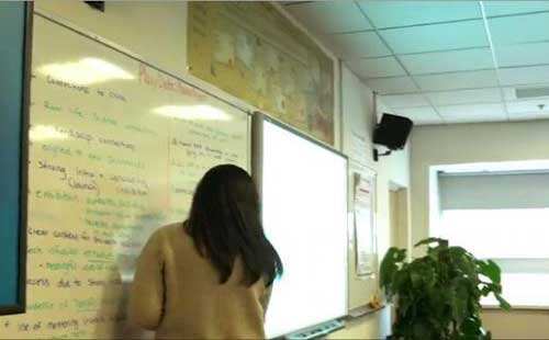 北京顺义国际学校简称叫ISB，是非营利性的国际学校。学校历史长达27年以上。教师平均教龄有15年以上。