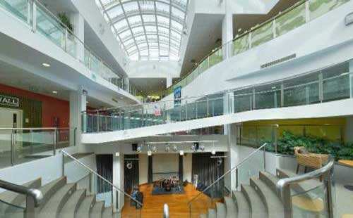 北京京西国际学校近几年差不多每年有150多人都会进入全球前30名的学校进行深造学习。