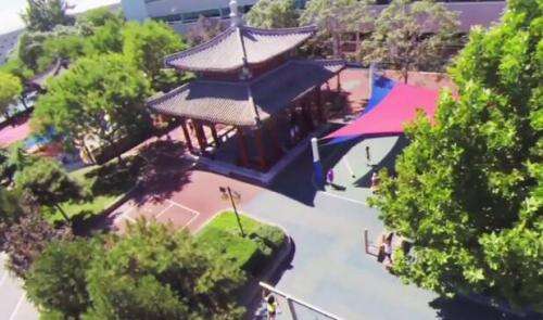 北京顺义国际学校简称叫ISB，是非营利性的国际学校。学校历史长达27年以上。教师平均教龄有15年以上。