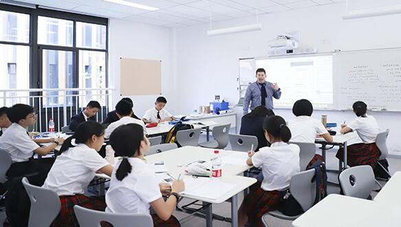 成都狄邦肯思学校初中