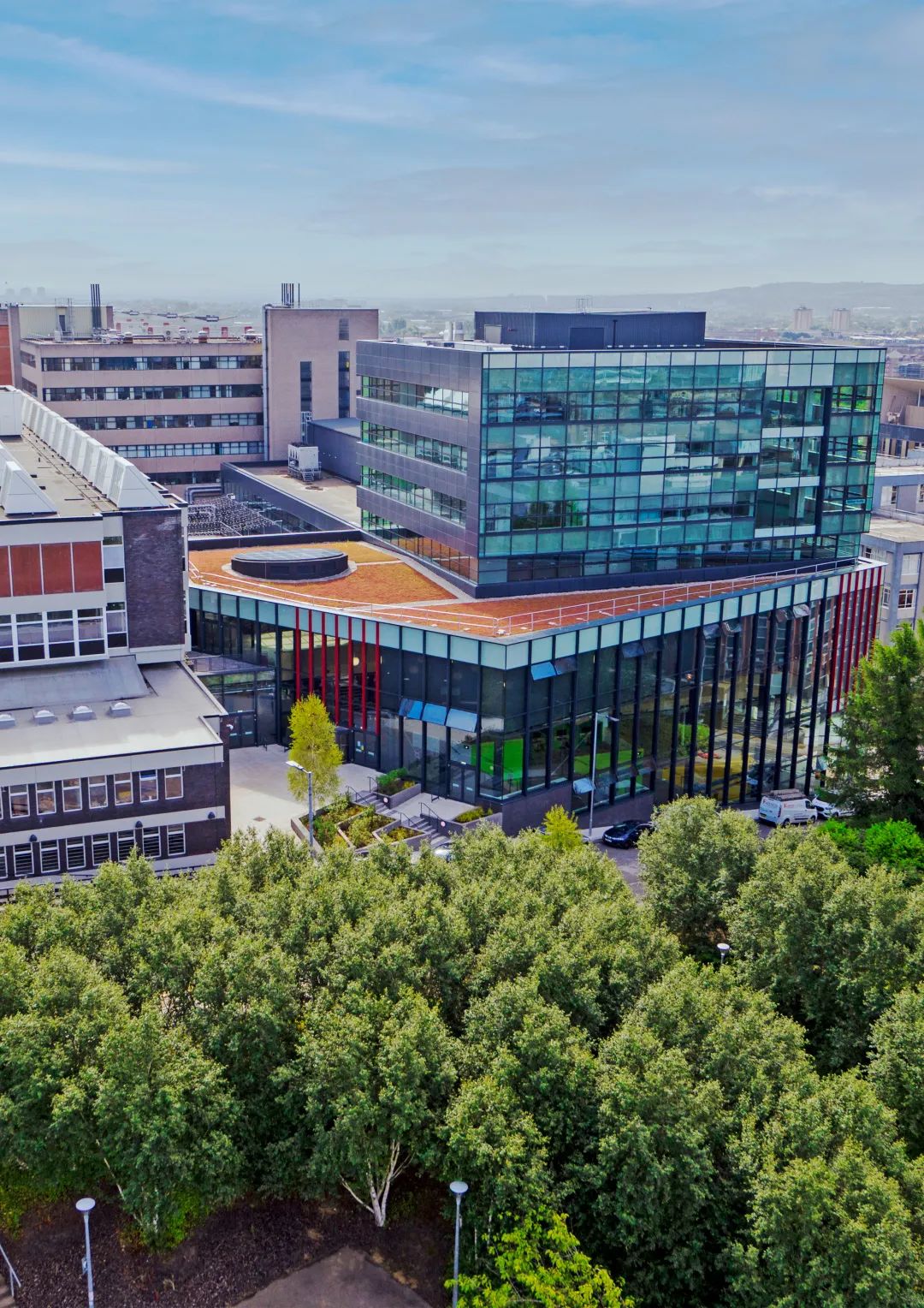 跟校友一起体验在思克莱德大学就读时光