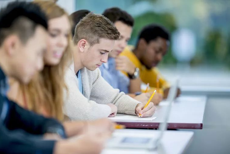 美國中學、國際學校，公立學校國際班？家長要如何選？