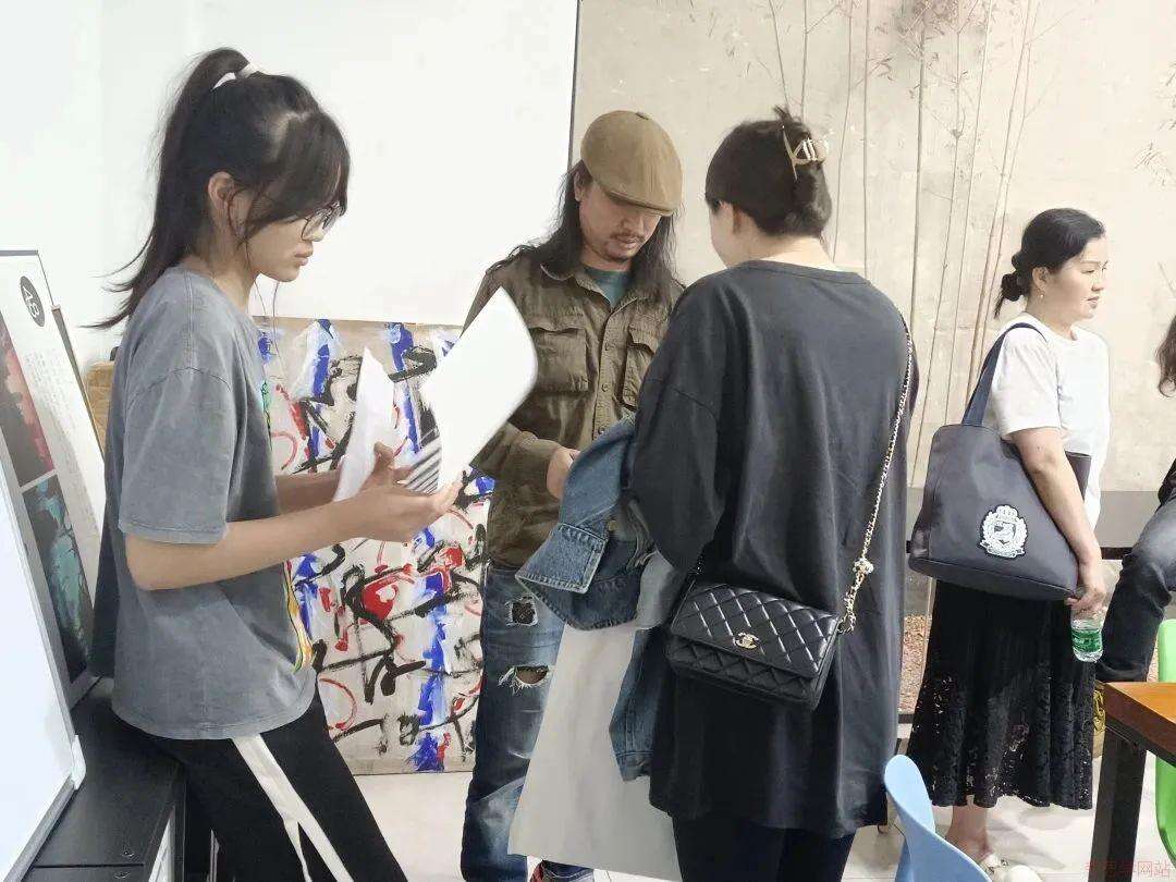 精彩回顾 | 国际艺术创思工坊&mdash;抽象表现主义课堂圆满结束！