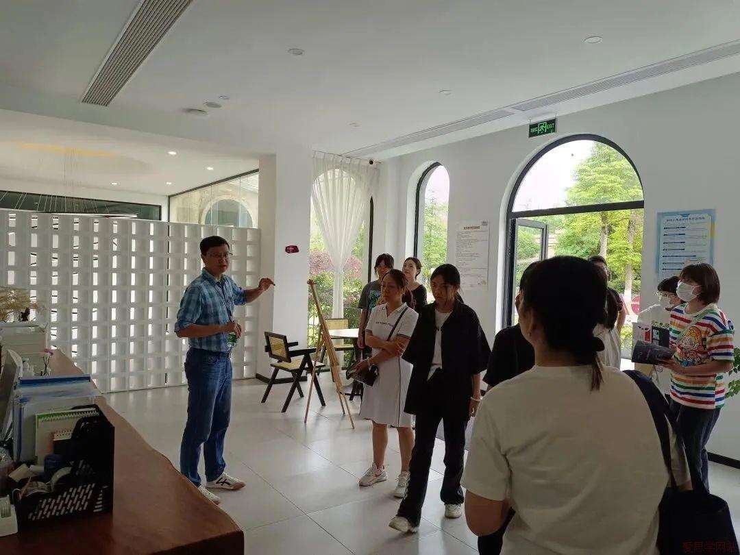 精彩回顾 | 国际艺术创思工坊&mdash;抽象表现主义课堂圆满结束！