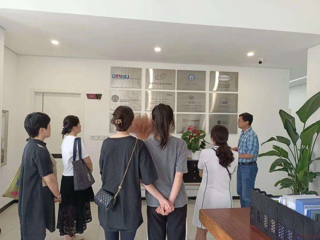 精彩回顾 | 国际艺术创思工坊&mdash;抽象表现主义课堂圆满结束！