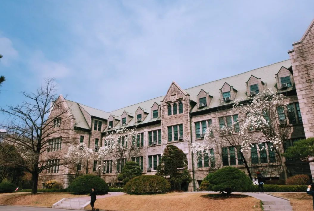 北京市新府学外国语学校