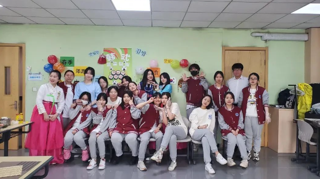 北京市新府学外国语学校