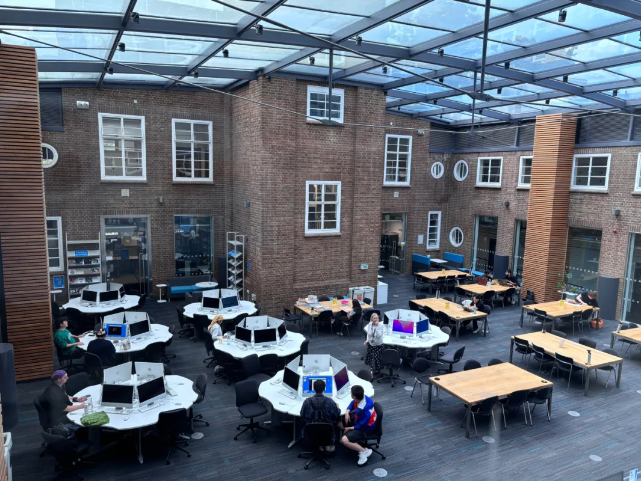 君诚国际艺术高中：金斯顿、威斯敏斯特大学教授亲发英本offer